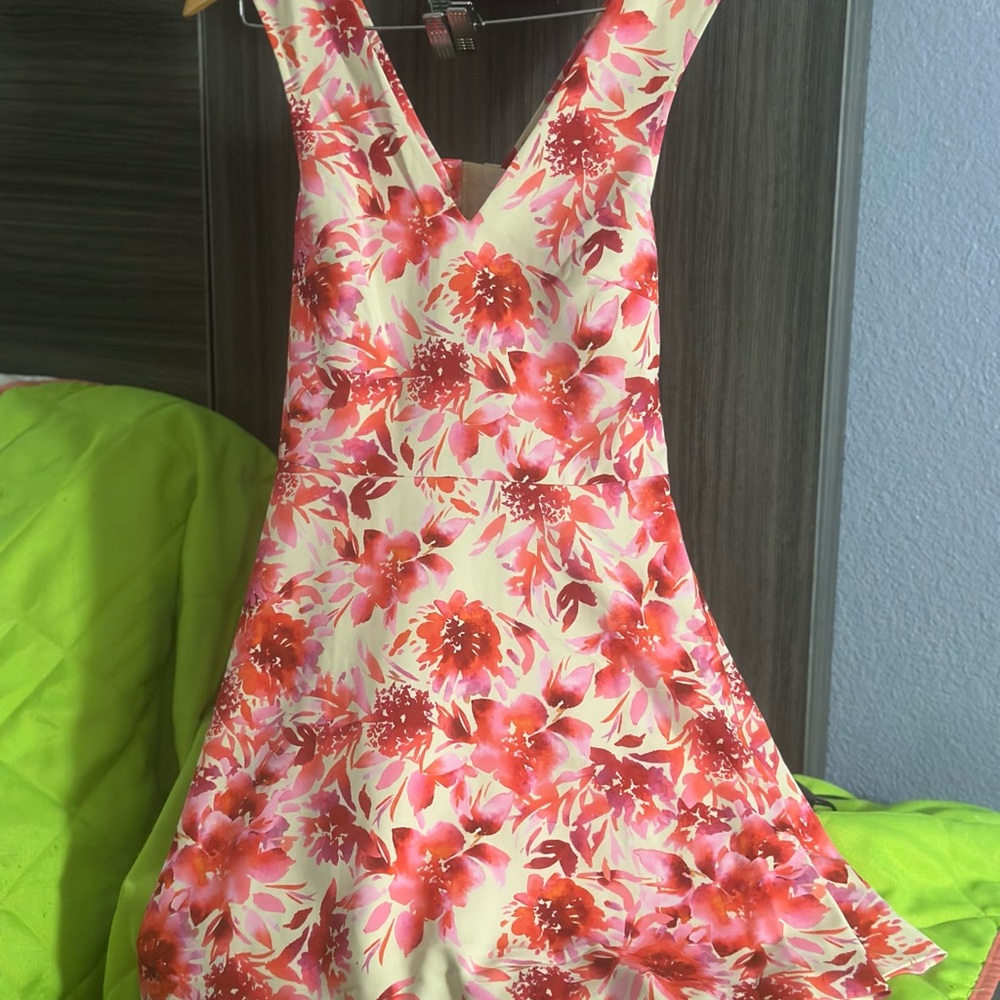 💐 4/$20 💐
Felicity & Coco Floral Mini Dress